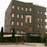 Plaza 4*