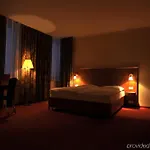 Plaza Hotel 4*