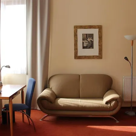 Hotel Plaza 4*